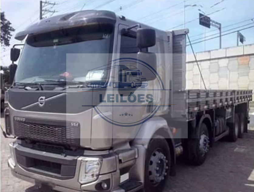 Volvo Vm 270 - Bitruck 8X2 - Cabine Leito - 2016 - Automático - Carroceria